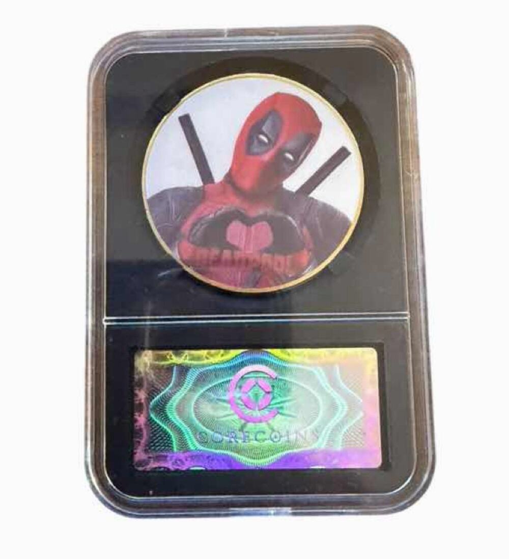 Panini Marvel Icons Deadpool Gold Variant Coin 9/9